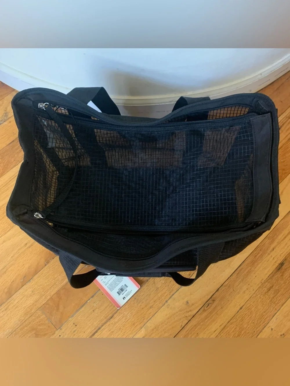 Dicken’s Closet Mesh Black lightweight pet carrier with mesh top